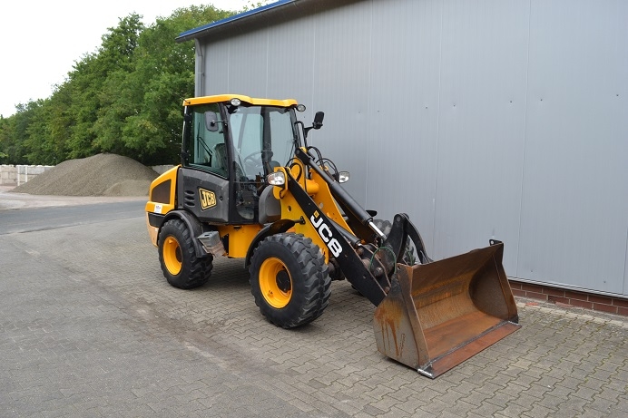 JCB 406