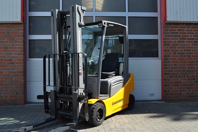 Jungheinrich EFG320
